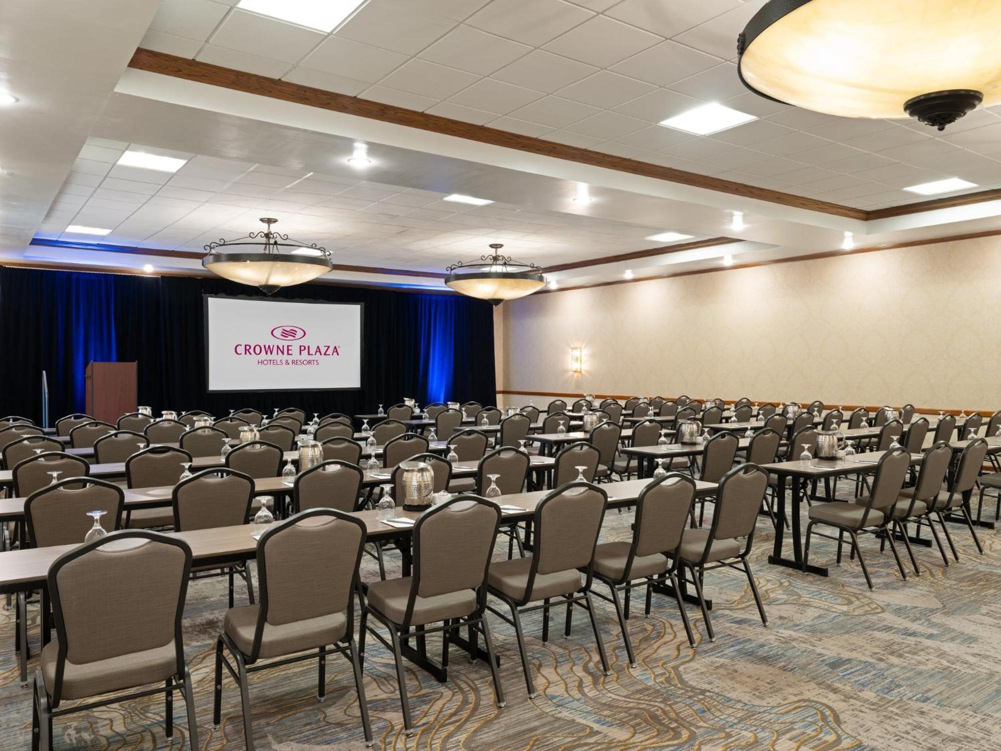 Crowne Plaza Phoenix - Chandler Golf Resort By Ihg Exterior photo
