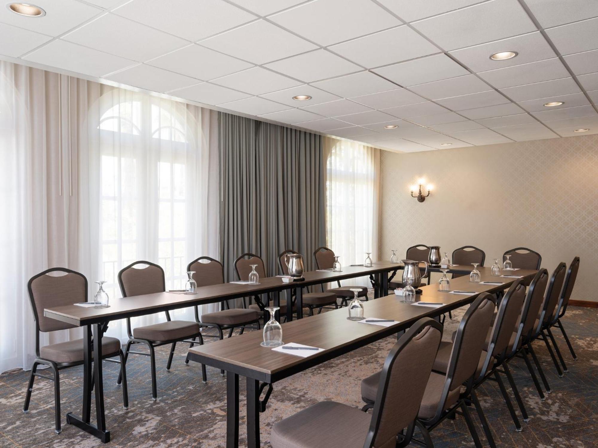 Crowne Plaza Phoenix - Chandler Golf Resort By Ihg Exterior photo
